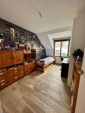 Dpt Essonne (91), à vendre GIF SUR YVETTE - Maison d'architecte de 190 m² sur terrain de 540 m²