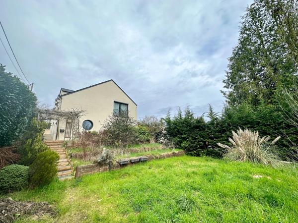 Dpt Essonne (91), à vendre GIF SUR YVETTE - Maison d'architecte de 190 m² sur terrain de 540 m²