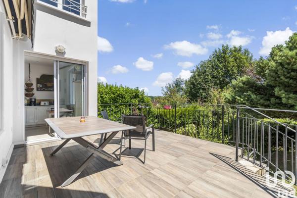 Maison à vendre 8 pièces 177 m² Marnes-la-Coquette