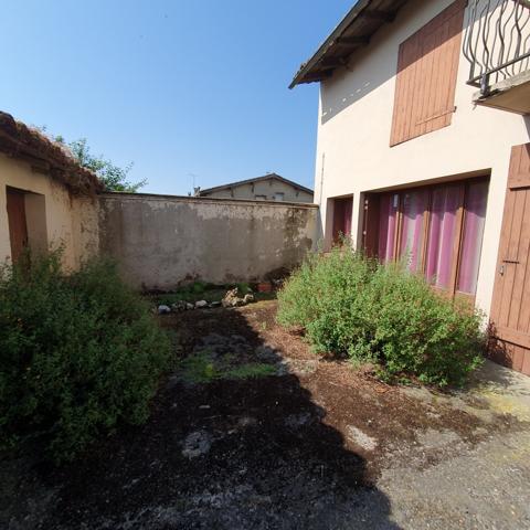 Grenade (31330) Maison de village avec dépendance et cour intérieure