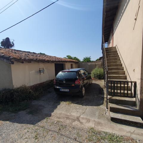 Grenade (31330) Maison de village avec dépendance et cour intérieure