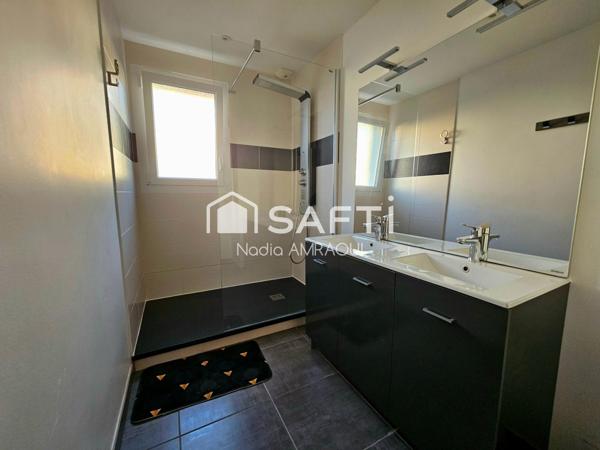 VANNES : T5 rénové, à fort potentiel locatif de 93 m²