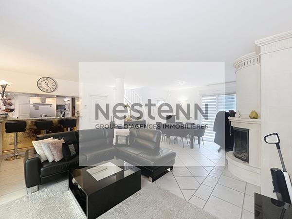 A vendre Sur Leuville sur Orge : Maison individuelle 7 pièces - 4 Chambres - 117 m² avec sous-sol total, piscine couverte et jardin