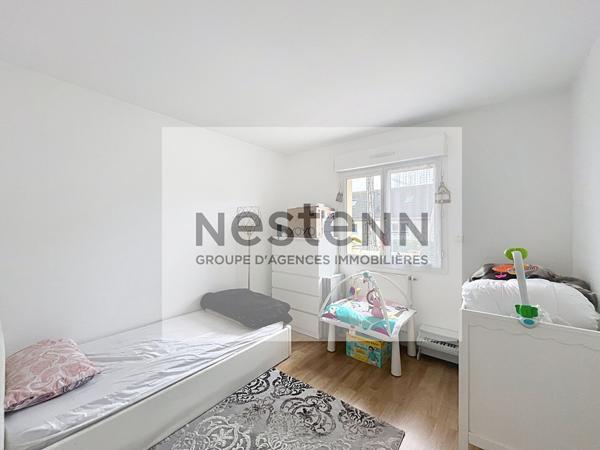 A vendre Sur Leuville sur Orge : Maison individuelle 7 pièces - 4 Chambres - 117 m² avec sous-sol total, piscine couverte et jardin