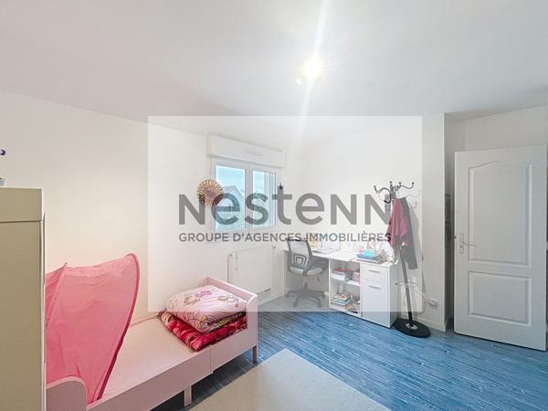 A vendre Sur Leuville sur Orge : Maison individuelle 7 pièces - 4 Chambres - 117 m² avec sous-sol total, piscine couverte et jardin