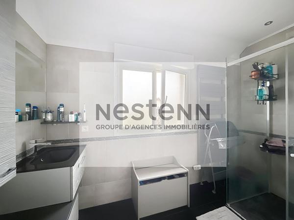 A vendre Sur Leuville sur Orge : Maison individuelle 7 pièces - 4 Chambres - 117 m² avec sous-sol total, piscine couverte et jardin