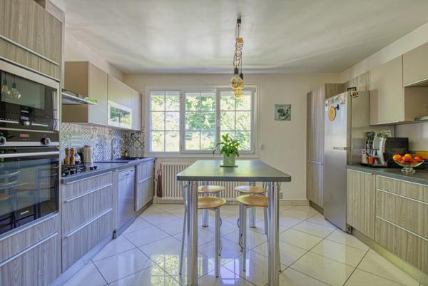 Magnifique pavillon à deux pas du groupe scolaire Saint-Laurent