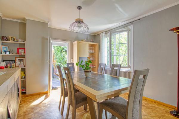 Magnifique pavillon à deux pas du groupe scolaire Saint-Laurent