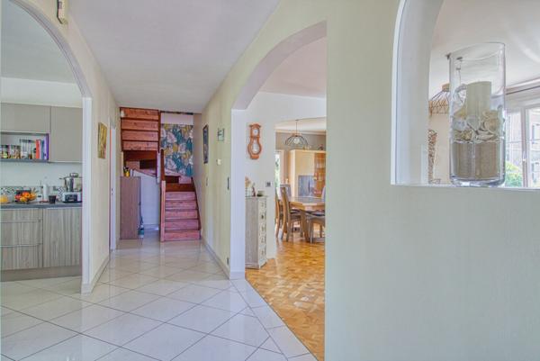 Magnifique pavillon à deux pas du groupe scolaire Saint-Laurent