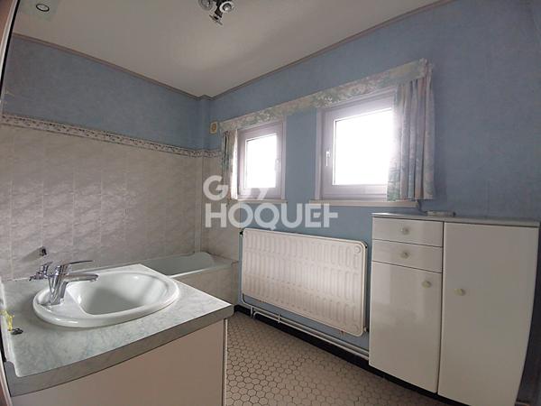 Maison avec jardin et garage