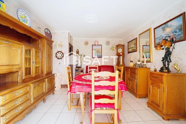 Calme absolu pour cet appartement au dernier étage et à proximité de toutes les commodités