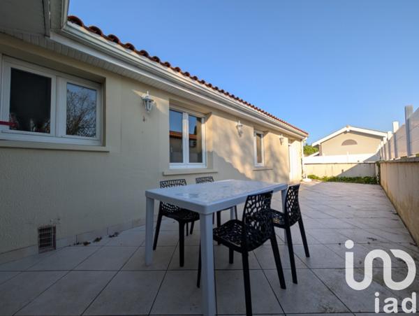 Maison 4 pièces de 94 m² à Bassens (33530)