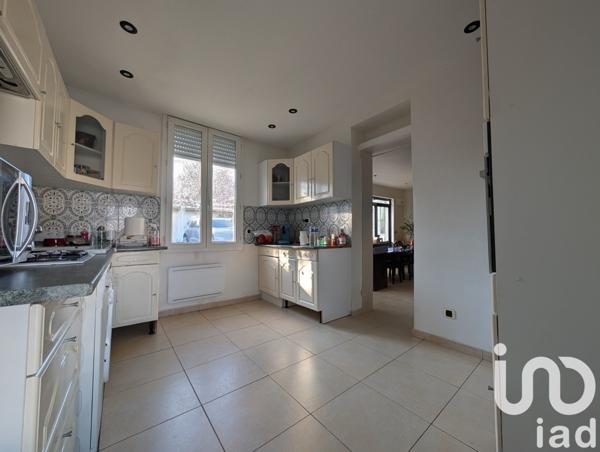 Maison 4 pièces de 94 m² à Bassens (33530)