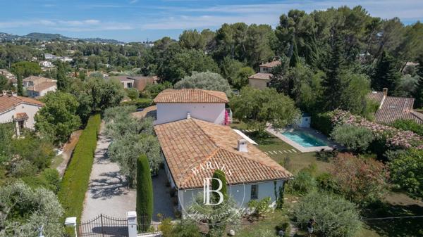 Mougins, Villa 4 Chambres -  220 m² à vendre