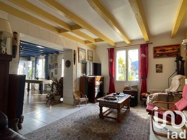 Maison à vendre 7 pièces 202 m² Saintes