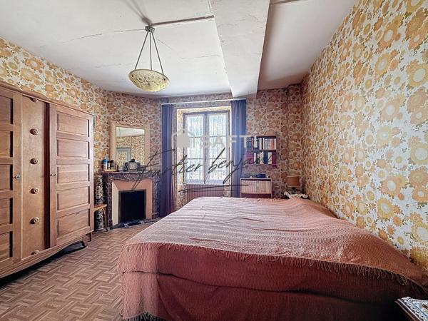 Maison spacieuse avec caves et dépendances !