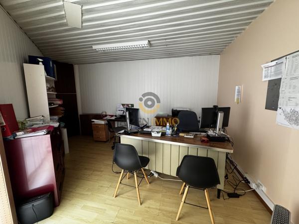 Local commercial de 330 m² loué – Investissement locatif avec bail commercial en cours
