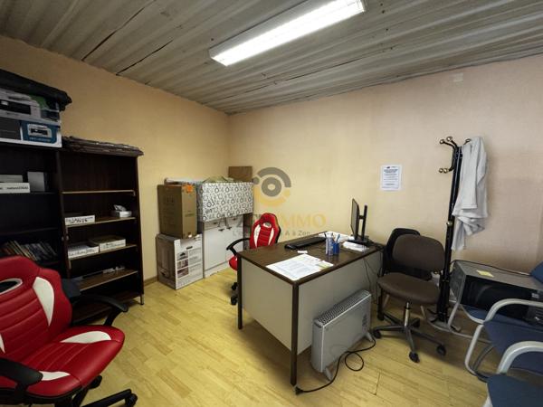 Local commercial de 330 m² loué – Investissement locatif avec bail commercial en cours