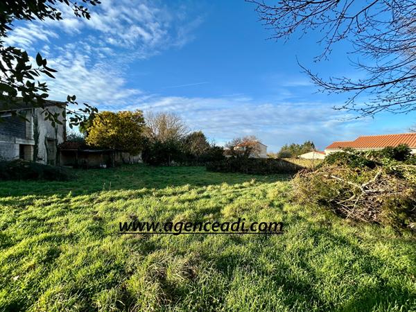 Terrain La Creche 747 m2, La creche 79260