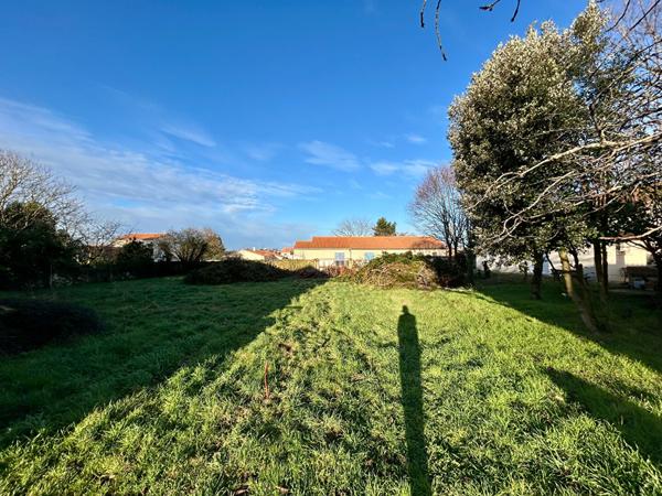 Terrain La Creche 747 m2, La creche 79260