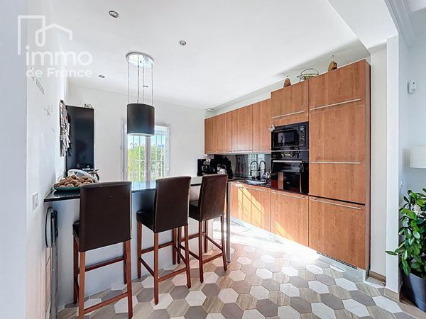 Maison de 247m2 à Viry proche douane de Soral