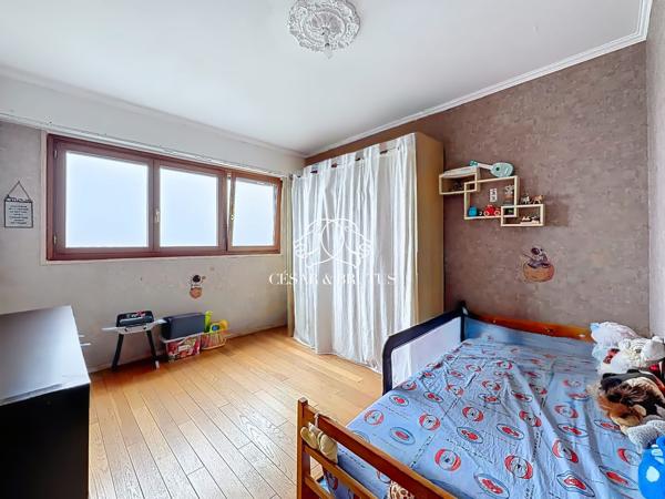 T4 traversant de 100 m2 vue dégagée
