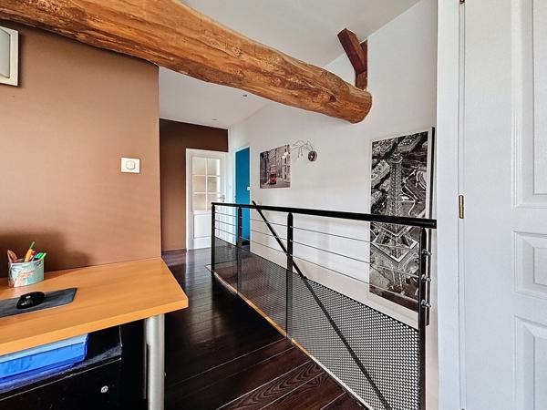 Maison en pierre et pisé 211 m² sur 692 m²