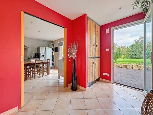 Maison en pierre et pisé 211 m² sur 692 m²