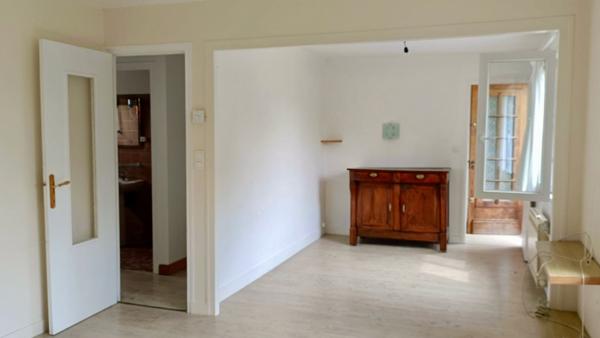 Maison
                                                                                                                                                                                                                                                                                                                        6 pièce(s)                                                                                                                                                                                                          3 chambre(s)                                                                                                                                                                                                          73  m²