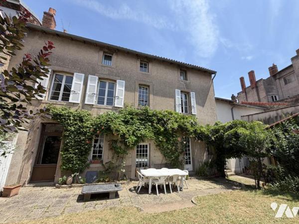  Belle demeure bourgeoise en hyper-centre de Cholet – 6 chambre - Jardin clos – 2 garages