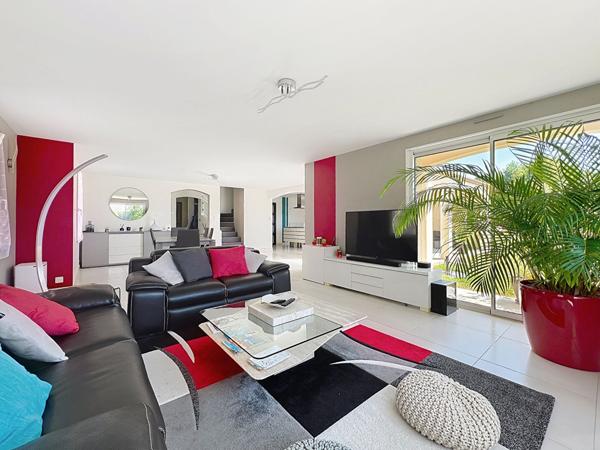 Vente maison Bellevigny : 483 000 € - AJP Immobilier La Roche-sur-Yon