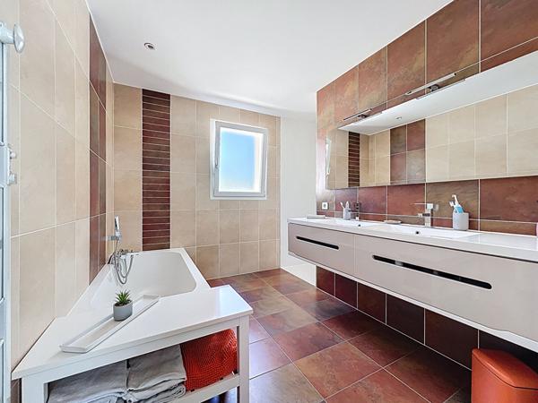 Vente maison Bellevigny : 483 000 € - AJP Immobilier La Roche-sur-Yon