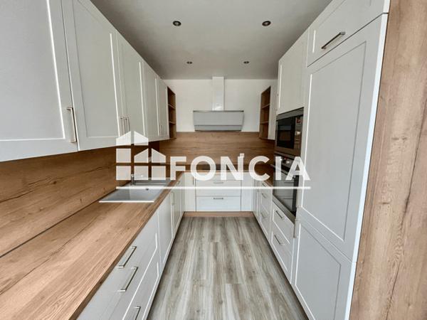 Location Appartement 4 pièces 176.39 m² - 11 RUE DES TIERCELINS Nancy 54000