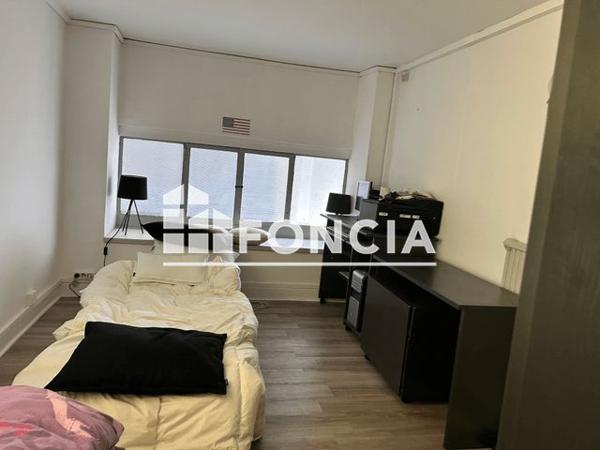 Location Local commercial 6 pièces 174.7 m² - 36 AVENUE AMSTERDAM Valenciennes 59300