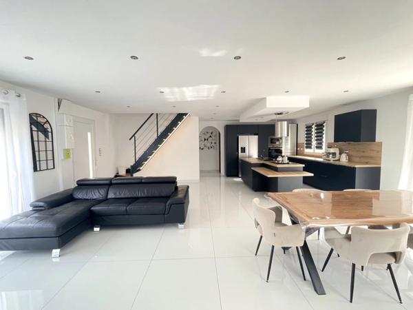 Maison Moderne à Saint-Aubin-sur-Gaillon