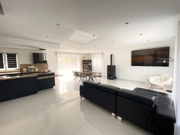 Maison Moderne à Saint-Aubin-sur-Gaillon