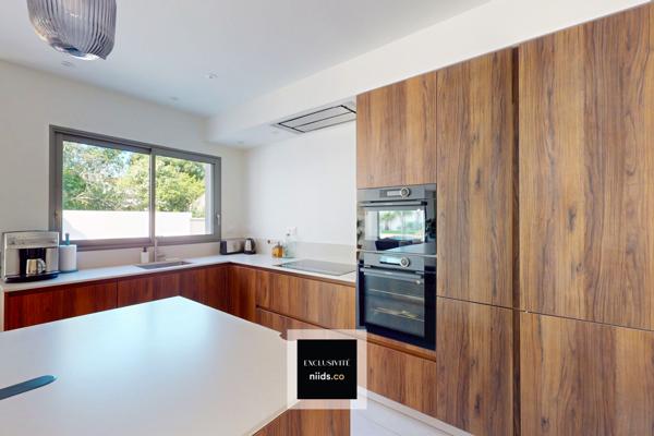 Villa - 5 pièces - 150m²