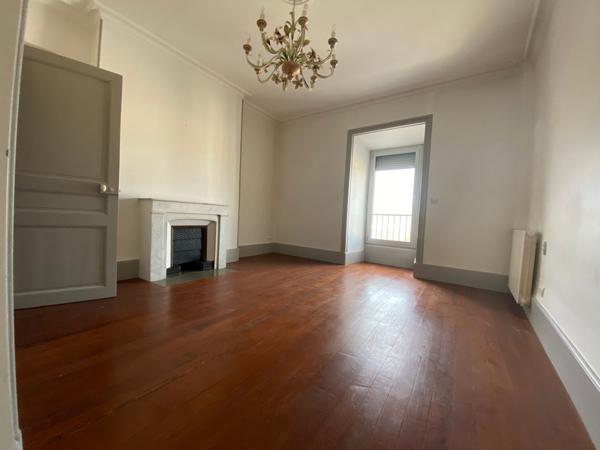 GRAND TYPE 5 - VALENCE AVEC VUE