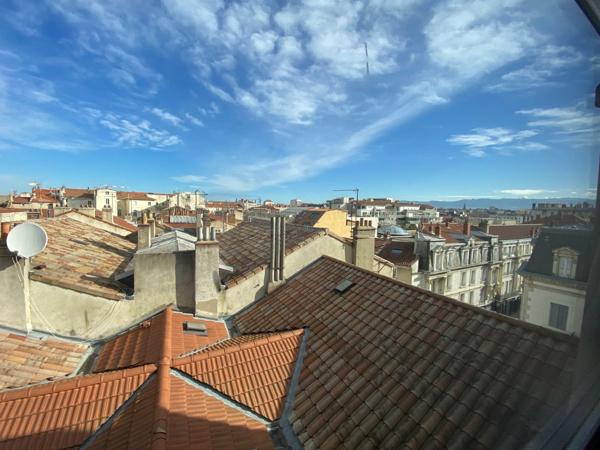 GRAND TYPE 5 - VALENCE AVEC VUE