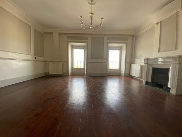 GRAND TYPE 5 - VALENCE AVEC VUE