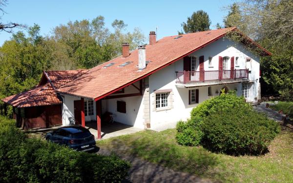 Maison à vendre    11 pièces • 315 m2 Saint-Pée-sur-Nivelle
