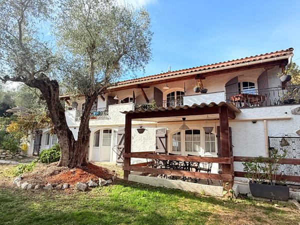 Mas provençal de 130M² avec piscine et pool house