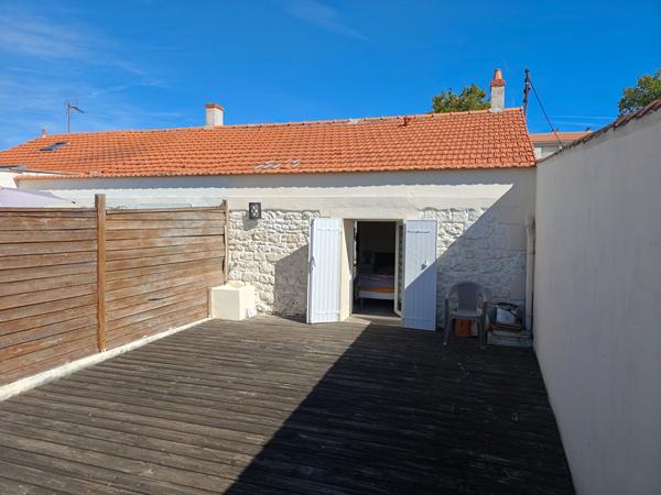 EXCLUSIVITE - Maison Rochefort 2 pièces - proche des commerces.