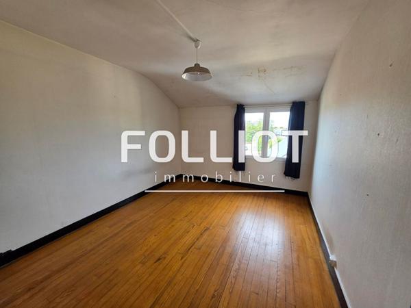 Immeuble avec appartement et local commercial à vendre à Périers - Réf 2671FL