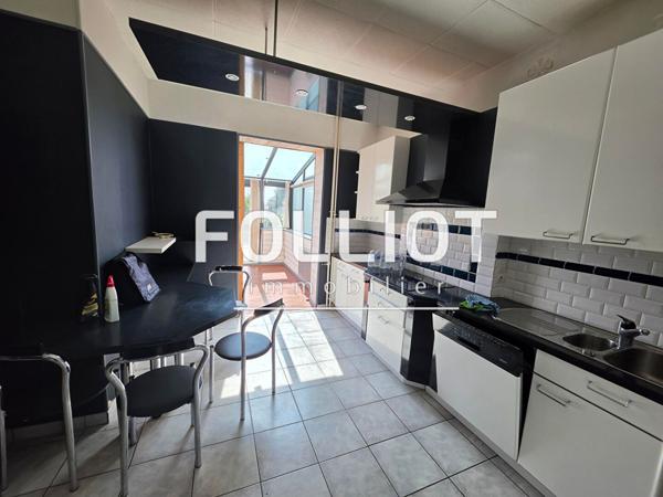 Immeuble avec appartement et local commercial à vendre à Périers - Réf 2671FL