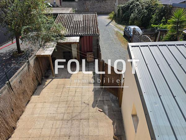 Immeuble avec appartement et local commercial à vendre à Périers - Réf 2671FL