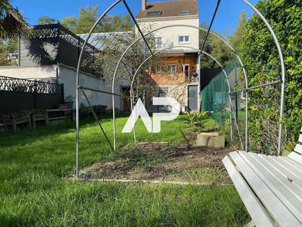 Maison Groslay 7 pièces 132m2 €385 000 ** - Référence 1031