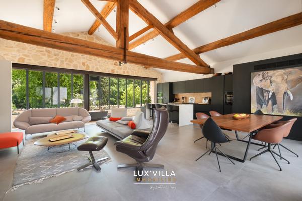Montpellier (34000) SUPERBE MAS rénové dans un esprit LOFT & aux prestations haut de gamme.