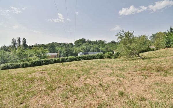 Terrain à vendre    Villieu-Loyes-Mollon