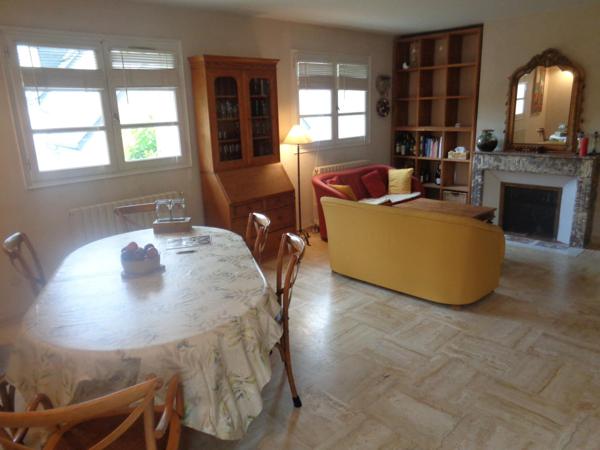 Très belle Maison sur Parc Paysager à quelques minutes à pied de la Gare de Boissy L'Aillerie